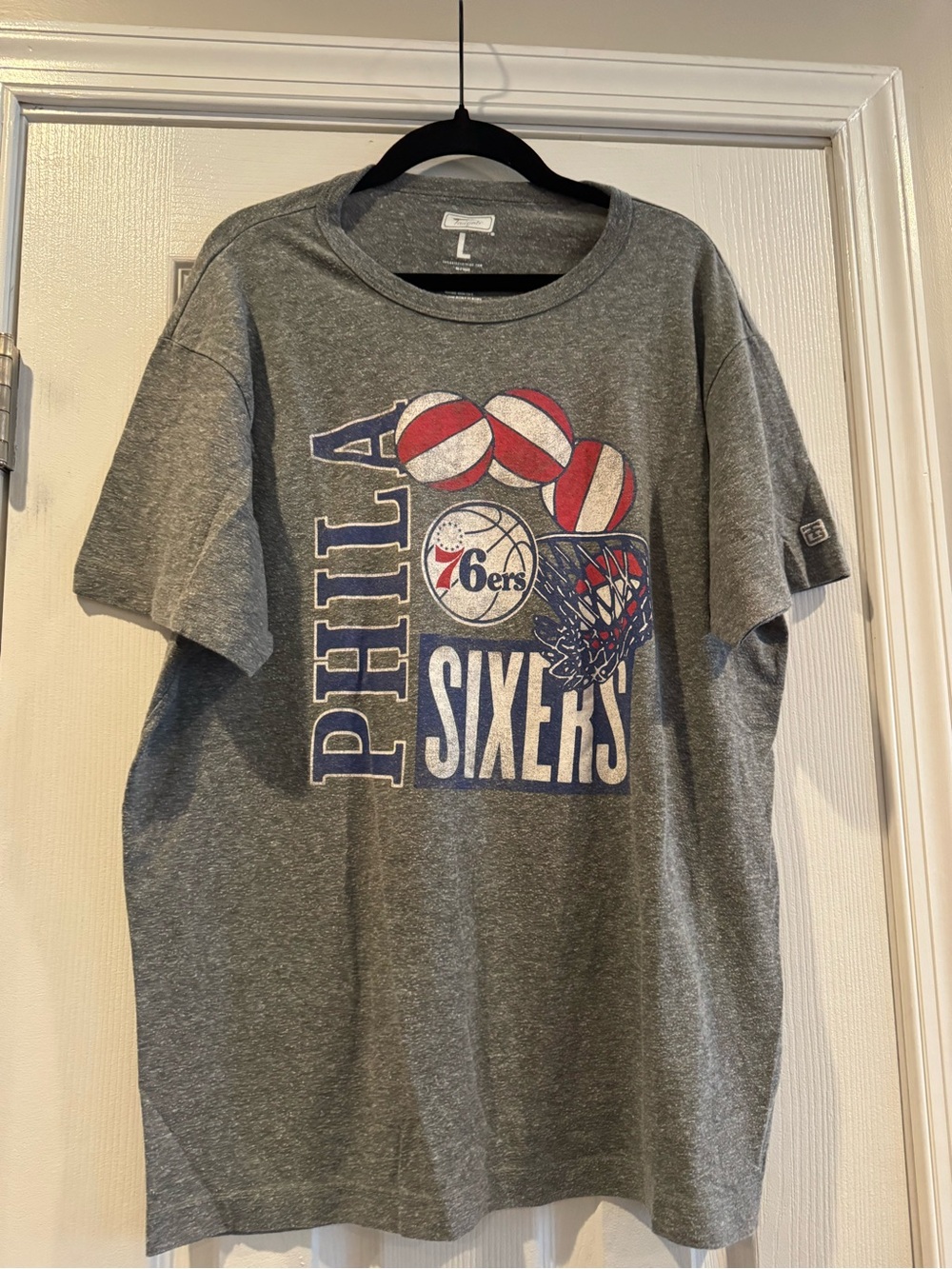 Philadelphia 76ers Gray Graphic Tee